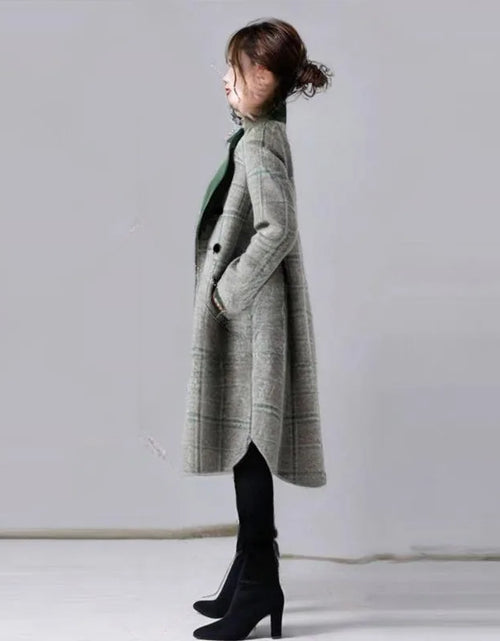 Load image into Gallery viewer, Small and Niche Personality Green Checkered with solid Lapel Mid Length Coat for Women
